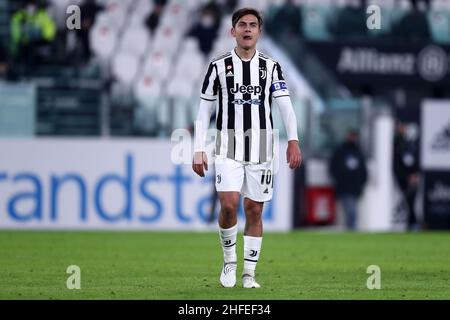 Turin, Italien. 15th Januar 2022. Paulo Dybala von Juventus FC sieht während des Serie-A-Spiels zwischen Juventus FC und Udinese Calcio am 15. Januar 2022 im Allianz Stadium in Turin, Italien, aus. Quelle: Marco Canoniero/Alamy Live News Stockfoto