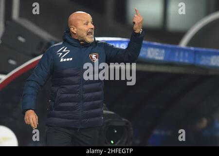 Salerno, Italien. 15th Januar 2022. Stefano Colantuono (US Salernitana) während des Serie-A-Spiels zwischen US Salernitana 1919 und SS Lazio im Stadio Arechi. Latium gewinnt 3:0. (Bild: © Agostino Gemito/Pacific Press via ZUMA Press Wire) Stockfoto