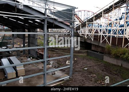 Hochwertige Bilder Alton Towers UK Theme Park und Achterbahnen, einschließlich Nemesis, Smiler, RITA AIR Stockfoto