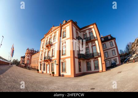 Berühmtes Schloss Biebrich in Wiesbaden Stockfoto