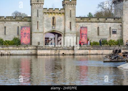 Alton Towers, wo die Magie nie endet, Bilder von höchster Qualität des besten Themenparks und der besten Achterbahnen Großbritanniens Stockfoto