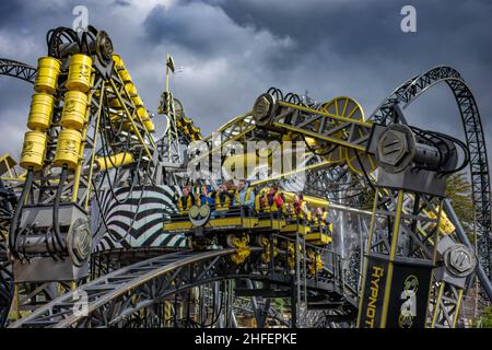 Alton Towers, wo die Magie nie endet, Bilder von höchster Qualität vom besten Freizeitpark und Achterbahnen Großbritanniens, dem Smiler, der Weltrekord-Achterbahn Stockfoto