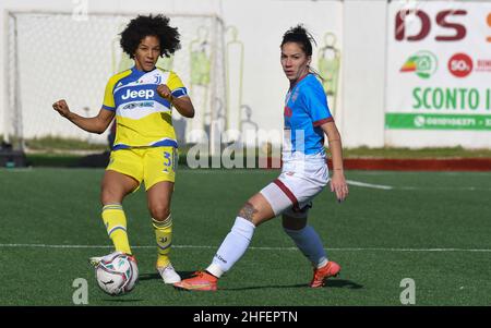 Pomigliano, Italien. 16th Januar 2022. Sara Gama (3) Juventus-Frauen während der Italienischen Fußball-Liga Ein Frauen-2021/2022-Spiel zwischen Pomigliano Femminile und Juventus-Frauen im Stadion Ugo Gobbato am 16. Januar 2022 Quelle: Live Media Publishing Group/Alamy Live News Stockfoto