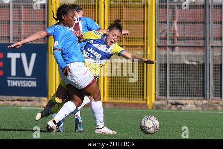 Pomigliano, Italien. 16th Januar 2022. Arianna Caruso (21) Juventus-Frauen während der Italienischen Fußball-Liga Ein Frauen-2021/2022-Spiel zwischen Pomigliano Femminile und Juventus-Frauen im Stadion Ugo Gobbato am 16. Januar 2022 Quelle: Live Media Publishing Group/Alamy Live News Stockfoto