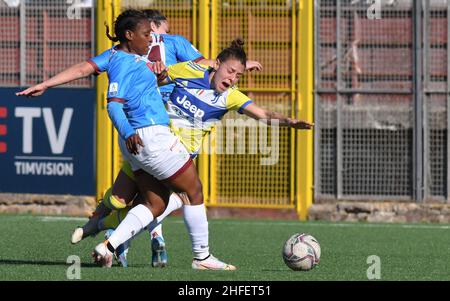 Pomigliano, Italien. 16th Januar 2022. Arianna Caruso (21) Juventus-Frauen während der italienischen Fußball-Liga Ein Frauen-2021/2022-Spiel zwischen Pomigliano Femminile und Juventus-Frauen im Ugo-Gobbato-Stadion am 16. Januar 2022 Quelle: Independent Photo Agency/Alamy Live News Stockfoto