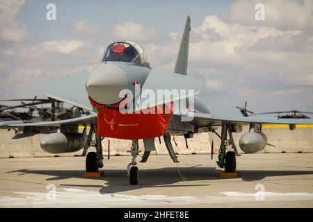 Mihail Kogalniceanu, Rumänien - 2. Juli 2021: Eurofighter Typhoon-Kampfflugzeuge der deutschen Luftwaffe werden bei einer Flugpolizeiübung ausgestellt. Stockfoto