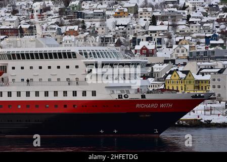 Frau Richard mit dockte in Harstad an, der zweitbevölkerungsreichsten Gemeinde in Troms Og Finnmark, Grafschaft Norwegen, Europa. Stockfoto