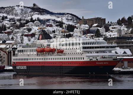 Frau Richard mit dockte in Harstad an, der zweitbevölkerungsreichsten Gemeinde in Troms Og Finnmark, Grafschaft Norwegen, Europa. Stockfoto