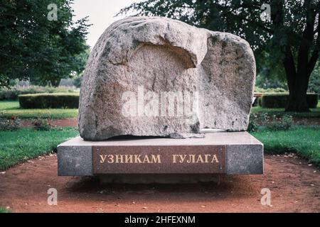 SOLOVETSKY Stein ist ein Denkmal zu Ehren der Opfer der politischen Repression in der UdSSR. Stockfoto