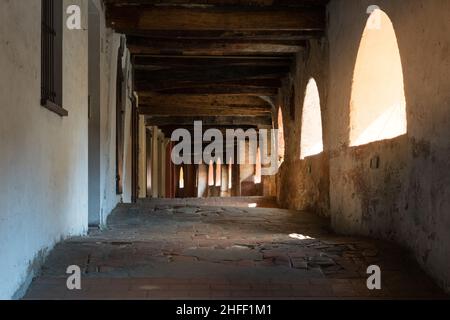 Brisighella, Italien-13. Juli 2019:die alte Eselstraße im mittelalterlichen Dorf Brisighella in der Provinz Ravenna Stockfoto