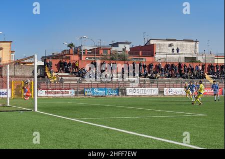 Pomigliano, Italien. 16th Januar 2022. Sara Cetinja (21) Pomigliano Calcio Femminile rettet die Strafe Martina Lenzini (71) Juventus Women Credit: Live Media Publishing Group/Alamy Live News Stockfoto