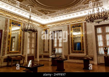 Sankt Petersburg, Russland - 22. November 2021: Saal der Georgsritter in der Burg Mikhailovsky (Technik). Stockfoto