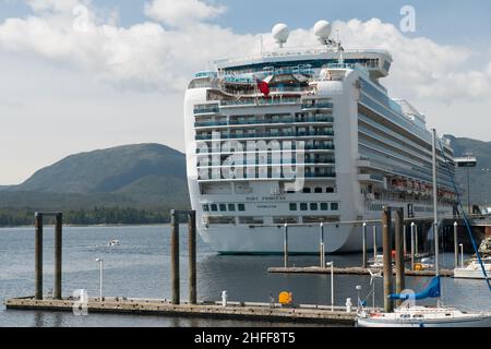 Das Ruby Princess-Schiff dockte 2015 in Ketchikan, Alaska an. Stockfoto