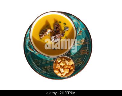 Cremige Butternut-Squash-Suppe mit Croutons. Stockfoto