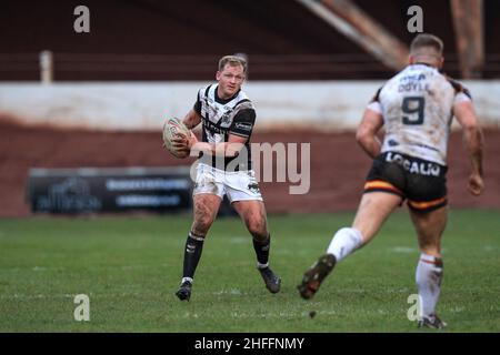 Jordan Johnstone (21) von Hull FC mit dem Ball in Bradford, Vereinigtes Königreich am 1/16/2022. (Foto von James Heaton/News Images/Sipa USA) Stockfoto