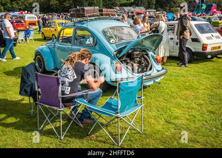 Entspannen mit seinem Käfer Stockfoto