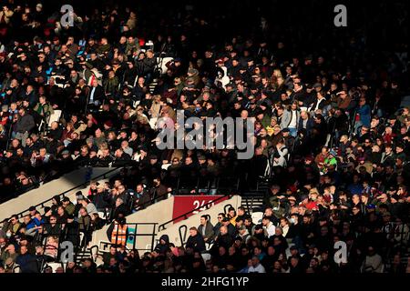 London, Großbritannien. 16th. Januar 2022: London Stadium, London, England; Premier League Football West Ham gegen Leeds; Menschenmassen auf den Tribünen im Londoner Stadion Credit: Action Plus Sports Images/Alamy Live News Stockfoto