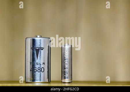 Tesla 4680 Battery Pack Design Update, St. Petersburg, Russland, 6. Januar 2022. Stockfoto