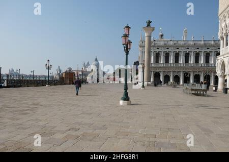 Ein Blick auf Venedig während der Aussperrung ganz Italiens, der zur Verlangsamung des Ausbruchs des Coronavirus verhängt wurde, in Venedig, Italien, 10. April 2020.(MVS) Stockfoto