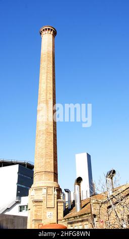 Alte und neue Gebäude im Krankenhauskomplex von Sant Pau oder La Santa Cruz y San Pablo in Barcelona, Katalonien, Spanien, Europa Stockfoto