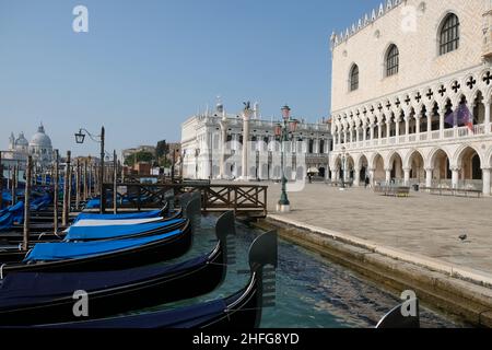 Ein Blick auf Venedig während der Aussperrung ganz Italiens, der zur Verlangsamung des Ausbruchs des Coronavirus verhängt wurde, in Venedig, Italien, 10. April 2020.(MVS) Stockfoto