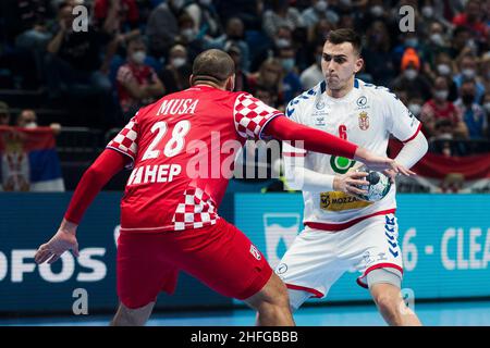Szeged, Ungarn, 15th. Januar 2022. Uros Borzas aus Serbien tritt beim EHF-EM-Spiel der Männer 2022 zwischen Kroatien und Serbien in Szeged, Ungarn, an. 15. Januar 2022. Kredit: Nikola Krstic/Alamy Stockfoto