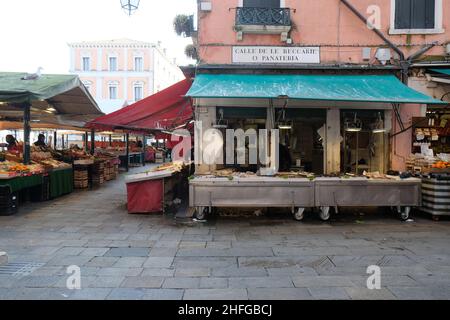 Ein Blick auf Venedig während der Aussperrung ganz Italiens, der zur Verlangsamung des Ausbruchs des Coronavirus verhängt wurde, in Venedig, Italien, 10. April 2020.(MVS) Stockfoto