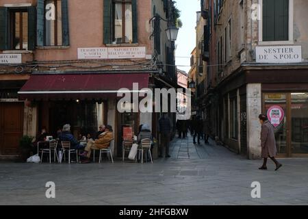 Ein Blick auf Venedig während der Aussperrung ganz Italiens, der zur Verlangsamung des Ausbruchs des Coronavirus verhängt wurde, in Venedig, Italien, 10. April 2020.(MVS) Stockfoto