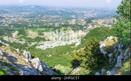 Panoramablick auf den Lovcen Nationalpark in Montenegro Stockfoto