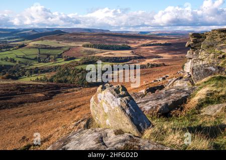 Zerklüftete Felsen am Stanage-Rand im Peak District Stockfoto