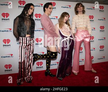 15. Januar 2022, Inglewood, Caliofrnia, USA: (L-R) Ethan Torchio, Damiano David, Victoria De Angelis und Thomas Raggi von Maneskin besuchen iHeartRadio Alter EGO presented by Capital One. (Bild: © Billy Bennight/ZUMA Press Wire) Stockfoto