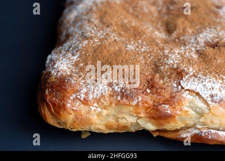 Bougatsa Griechische Süßgebäck Stockfoto