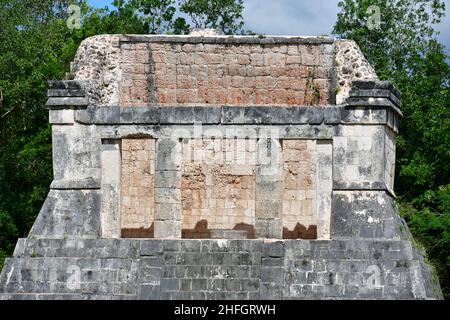 Tempel des Barthabers, (Templo del Hombre Barbado), Chichén Itzá, Bundesstaat Yucatán, Mexiko, Nordamerika, UNESCO-Weltkulturerbe Stockfoto