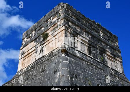 Tempel des Jaguar (Templo del Jaguar), Chichén Itzá, Bundesstaat Yucatán, Mexiko, Nordamerika, UNESCO-Weltkulturerbe Stockfoto