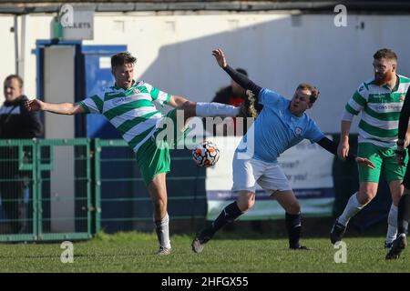 Das Spiel des FA National Sunday Cup zwischen Dock AFC und Campfield FC in der Prahbu Ventures Ltd. Arena von Camell Laird, Birkenhead, am Sonntag, den 16th. Januar 202 Stockfoto