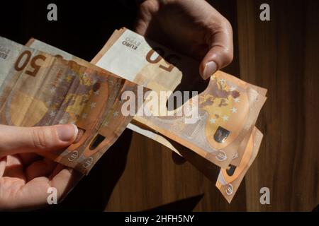 Hintergrund der Euro-Rechnungen. Fragment eines Teils des Euro-Geldes Stockfoto