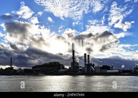 Ludwigshafen, Deutschland - Januar 2022: BASF SE, ein deutsches multinationales Chemieunternehmen und größter Chemieproduzent der Welt Stockfoto