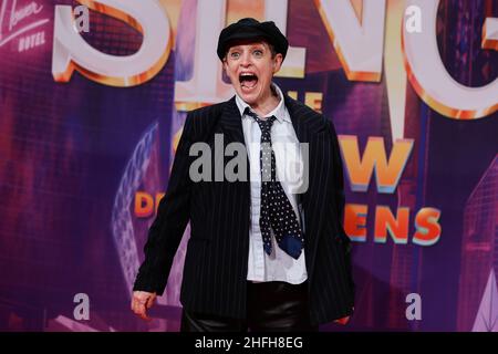 Berlin, Deutschland. 16th Januar 2022. Katharina Thalbach kommt zur Premiere des Films 'Sing - die Show deines Lebens' im Kino Zoo Palast. Quelle: Gerald Matzka/dpa/Alamy Live News Stockfoto