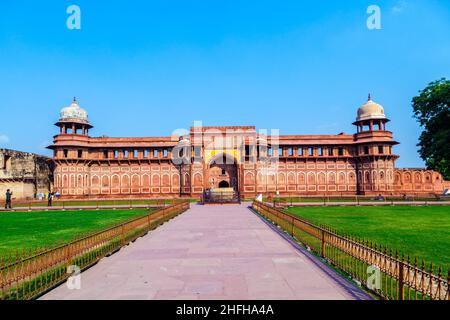 Indien - Jahangiri Mahal in Agra Fort, ein UNESCO-Weltkulturerbe, und einer der größten touristischen Highlights, nur 2 km von Taj Mahal. Gebaut von sever Stockfoto