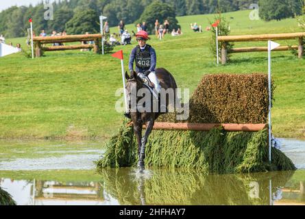 Rosie Fry und TRUE BLUE TOO II - 4* lang - Blair Castle International Horse Trials 2021, Blair Castle, Schottland Stockfoto