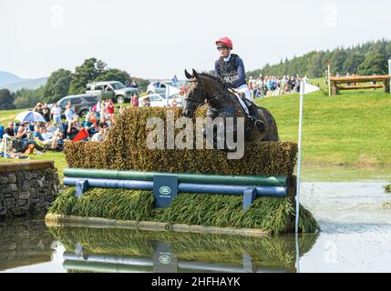 Rosie Fry und TRUE BLUE TOO II - 4* lang - Blair Castle International Horse Trials 2021, Blair Castle, Schottland Stockfoto