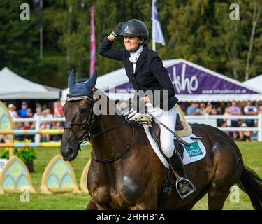 Rosie Fry und TRUE BLUE TOO II - Blair Castle International Horse Trials 2021, Blair Castle, Schottland Stockfoto