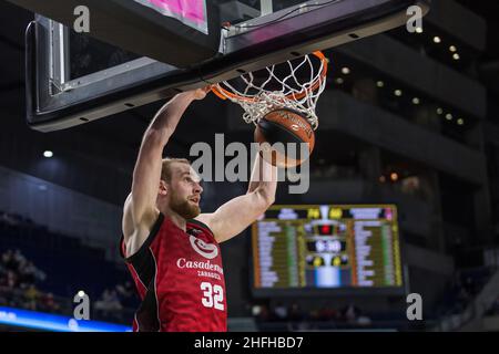 Madrid, Madrid, Spanien. 16th Januar 2022. Tryggvi Hlinason beim Real Madrid Sieg über Casademont Zaragoza 94 - 69 in der Liga Endesa reguläre Saison (Tag 18) gefeiert in Madrid (Spanien) im Wizink Center. Januar 16th 2022. (Bild: © Juan Carlos GarcÃ-A Mate/Pacific Press via ZUMA Press Wire) Stockfoto