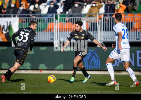 Venedig, Italien. 16th Januar 2022. Venezia's Sofian Kiyine in Aktion während Venezia FC gegen Empoli FC, italienische Fußballserie A Spiel in Venedig, Italien, Januar 16 2022 Quelle: Independent Photo Agency/Alamy Live News Stockfoto