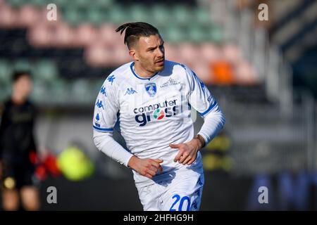 Venedig, Italien. 16th Januar 2022. Empoli's Riccardo Fiamozzi während Venezia FC vs Empoli FC, italienische Fußballserie A Spiel in Venedig, Italien, Januar 16 2022 Quelle: Independent Photo Agency/Alamy Live News Stockfoto