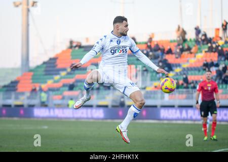 Venedig, Italien. 16th Januar 2022. Nedim Bajrami von Empoli in Aktion während des FC Venezia gegen den FC Empoli, italienische Fußballserie A in Venedig, Italien, Januar 16 2022 Quelle: Independent Photo Agency/Alamy Live News Stockfoto