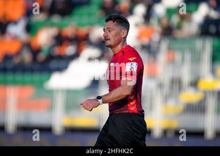 Venedig, Italien. 16th Januar 2022. Der Schiedsrichter des Spiels Pietro Giacomelli während Venezia FC gegen Empoli FC, italienische Fußballserie A Spiel in Venedig, Italien, Januar 16 2022 Quelle: Independent Photo Agency/Alamy Live News Stockfoto