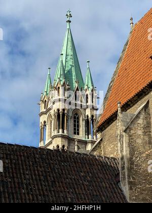 Kirchturm des berühmten Merseburger Doms in Sachsen-Anhalt, Deutschland Stockfoto