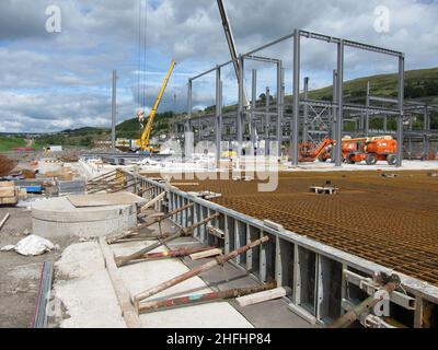 August 2011 - Neue Betonplatten für ein Projekt in Südwales Stockfoto