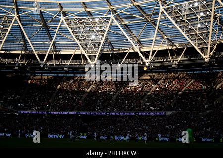 London, Großbritannien. 16th Januar 2022. Ein allgemeiner Blick auf das Innere des Londoner Stadions in der zweiten Hälfte. Premier League-Spiel, West Ham Utd gegen Leeds United am Sonntag, 16th. Januar 2022, im Londoner Stadion im Queen Elizabeth Olympic Park in London. Dieses Bild darf nur für redaktionelle Zwecke verwendet werden. Nur zur redaktionellen Verwendung, Lizenz für kommerzielle Nutzung erforderlich. Keine Verwendung bei Wetten, Spielen oder Veröffentlichungen in einem Club/einer Liga/einem Spieler. PIC von Lewis Mitchell/Andrew Orchard Sports Photography/Alamy Live News Credit: Andrew Orchard Sports Photography/Alamy Live News Stockfoto